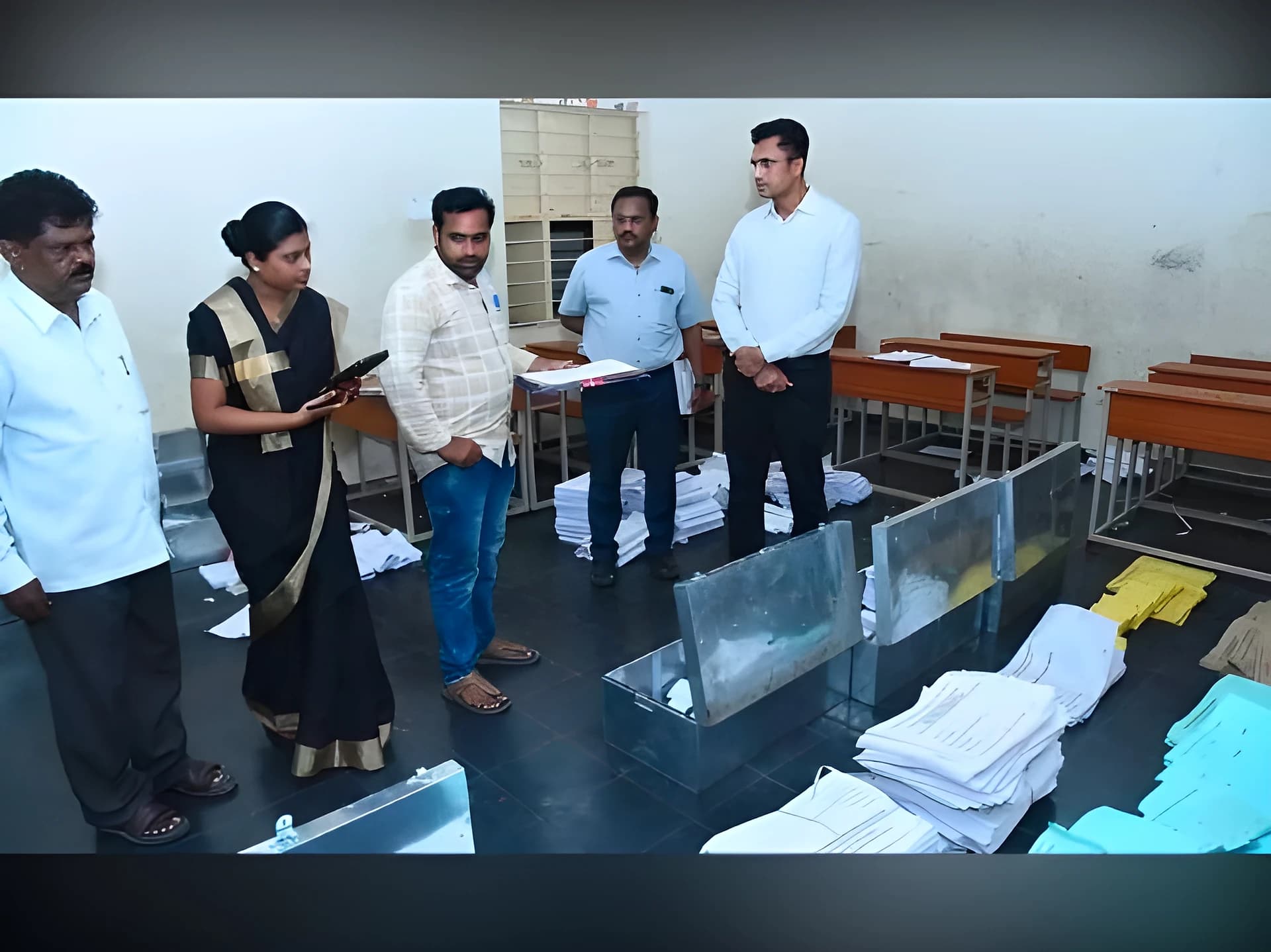 పుట్టపర్తి నామినేషన్ కేంద్రాల తనిఖీ