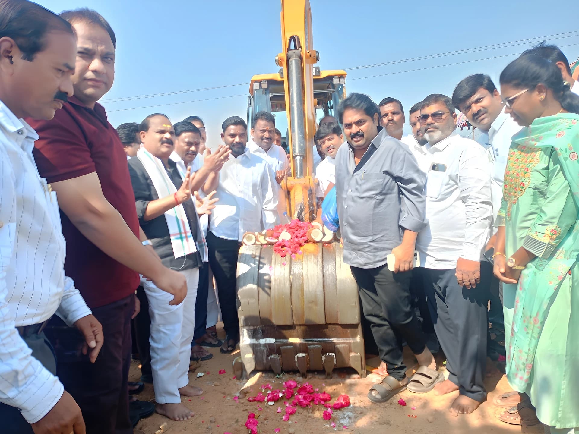 సంచార జాతుల పిల్లలకు పాఠశాల భవనం: ఎమ్మెల్యే