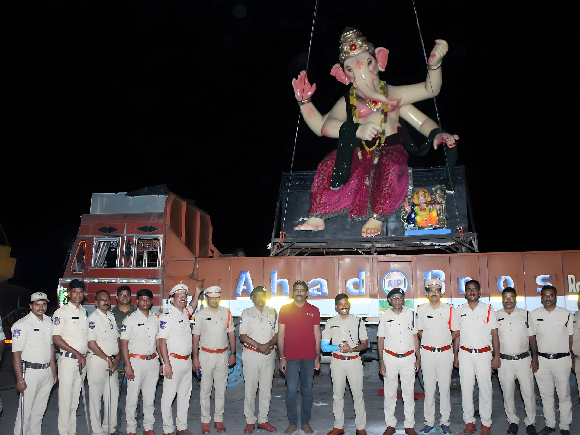 ఉమ్మెడ వంతెన వద్ద పోలీస్ బందోబస్తు పరిశీలన
