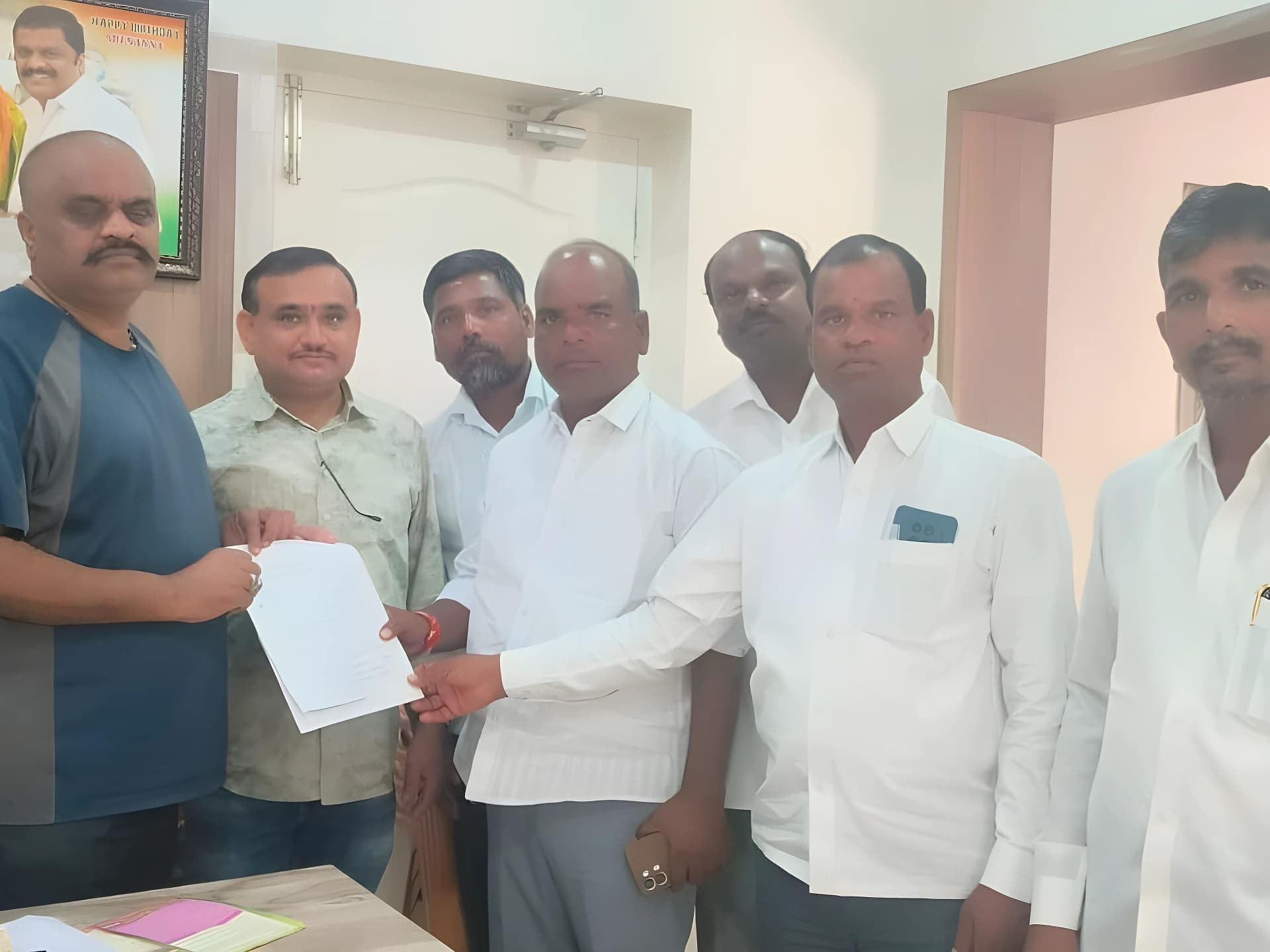 చిట్టాపూర్ గ్రామాభివృద్ధికి సహకరించాలి
