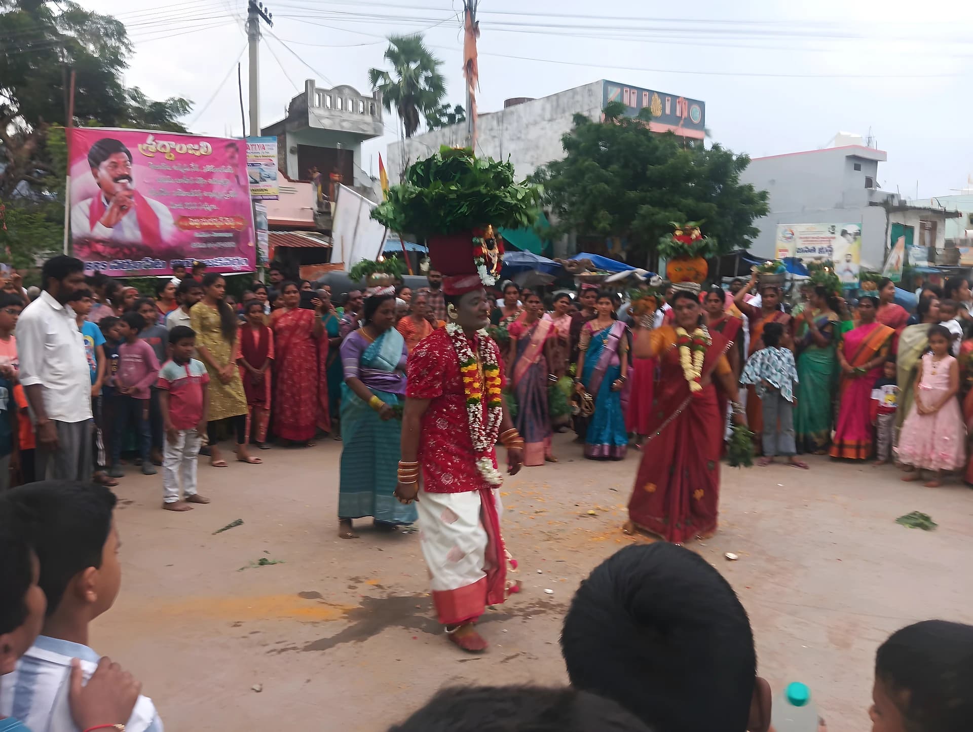 నల్లబెల్లిలో పోచమ్మ బోనాల సందడి!