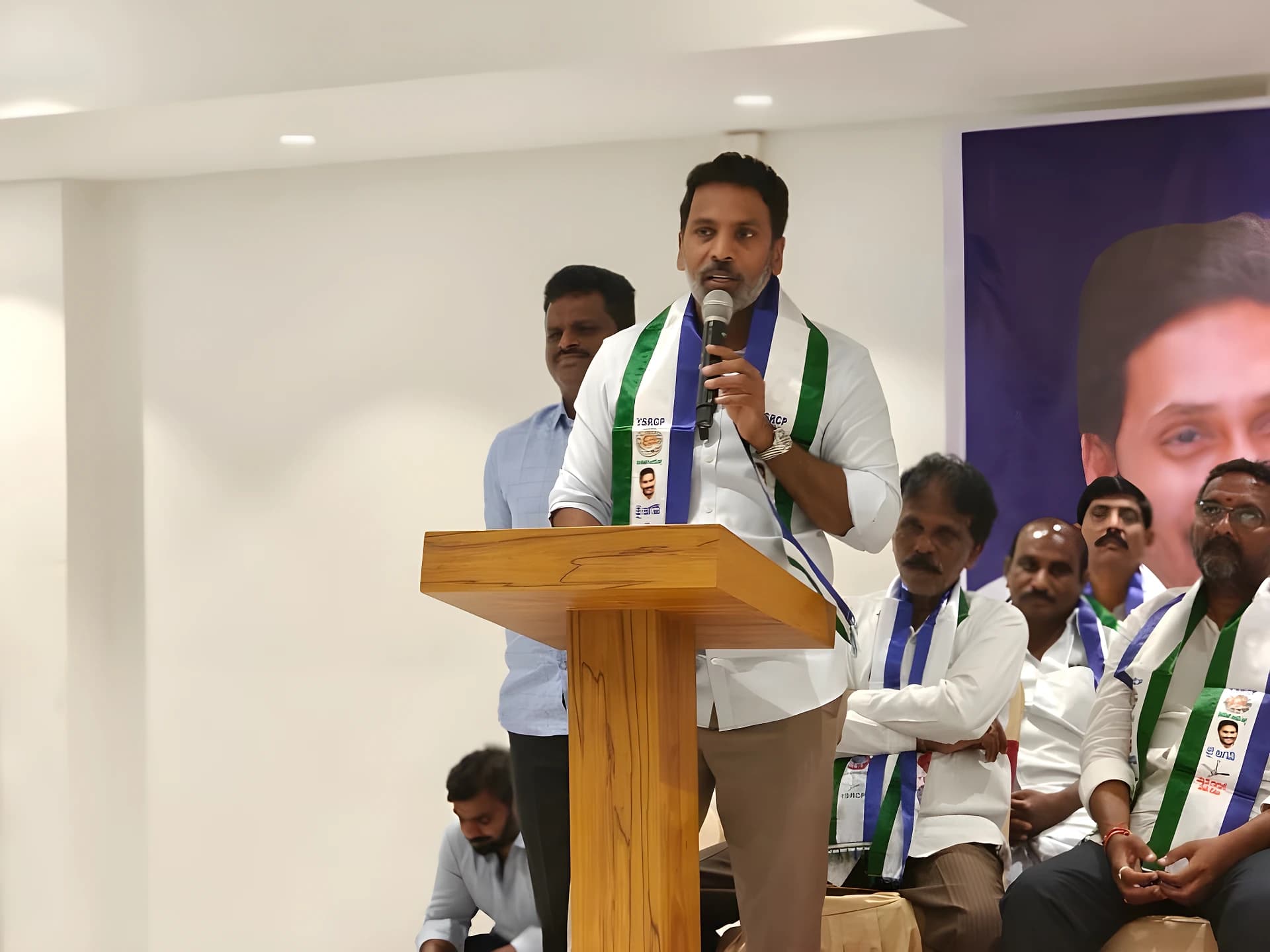 నంద్యాలలో YCP జెండా ఎగరాలి: శిల్పా రవిచంద్ర