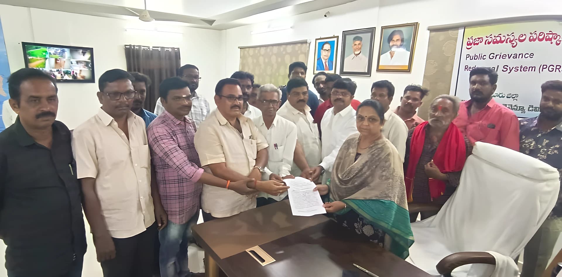 జర్నలిస్టుల సమస్యలపై బిగ్ డిమాండ్.. RDOకు వినతి