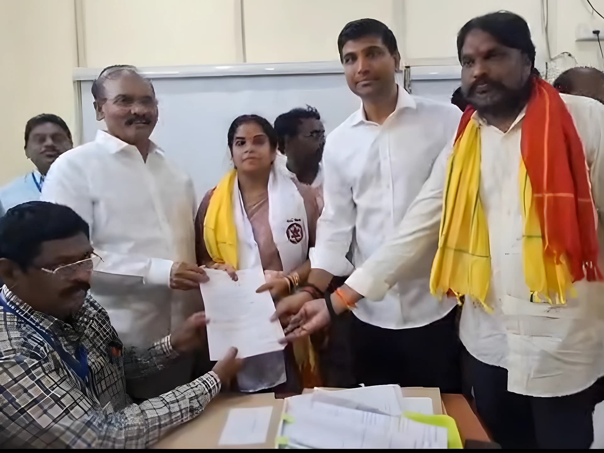 కూటమి ఛైర్మన్ అభ్యర్థిగా తోట రాజరాజేశ్వరి నామినేషన్