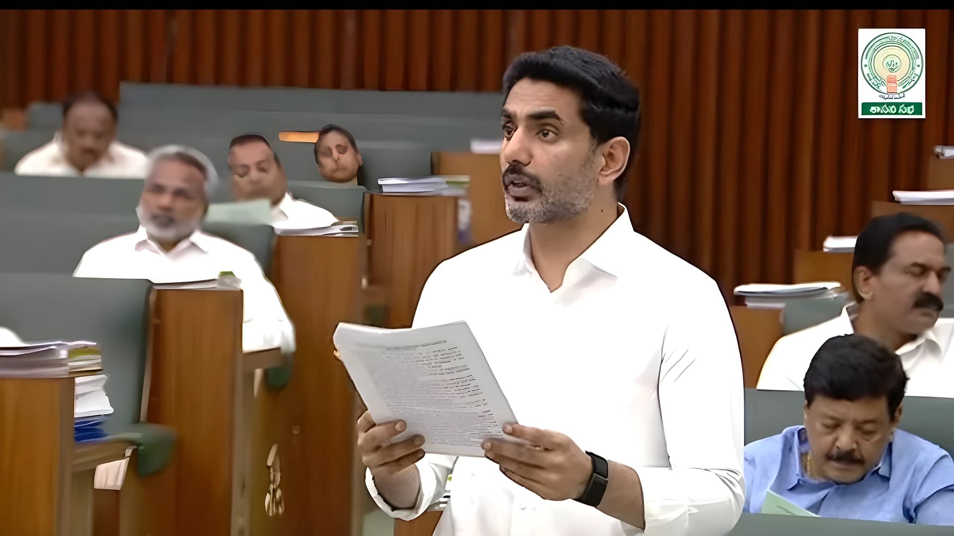 డిగ్రీ  కాలేజీలకు సొంత భవనాలు: లోకేష్
