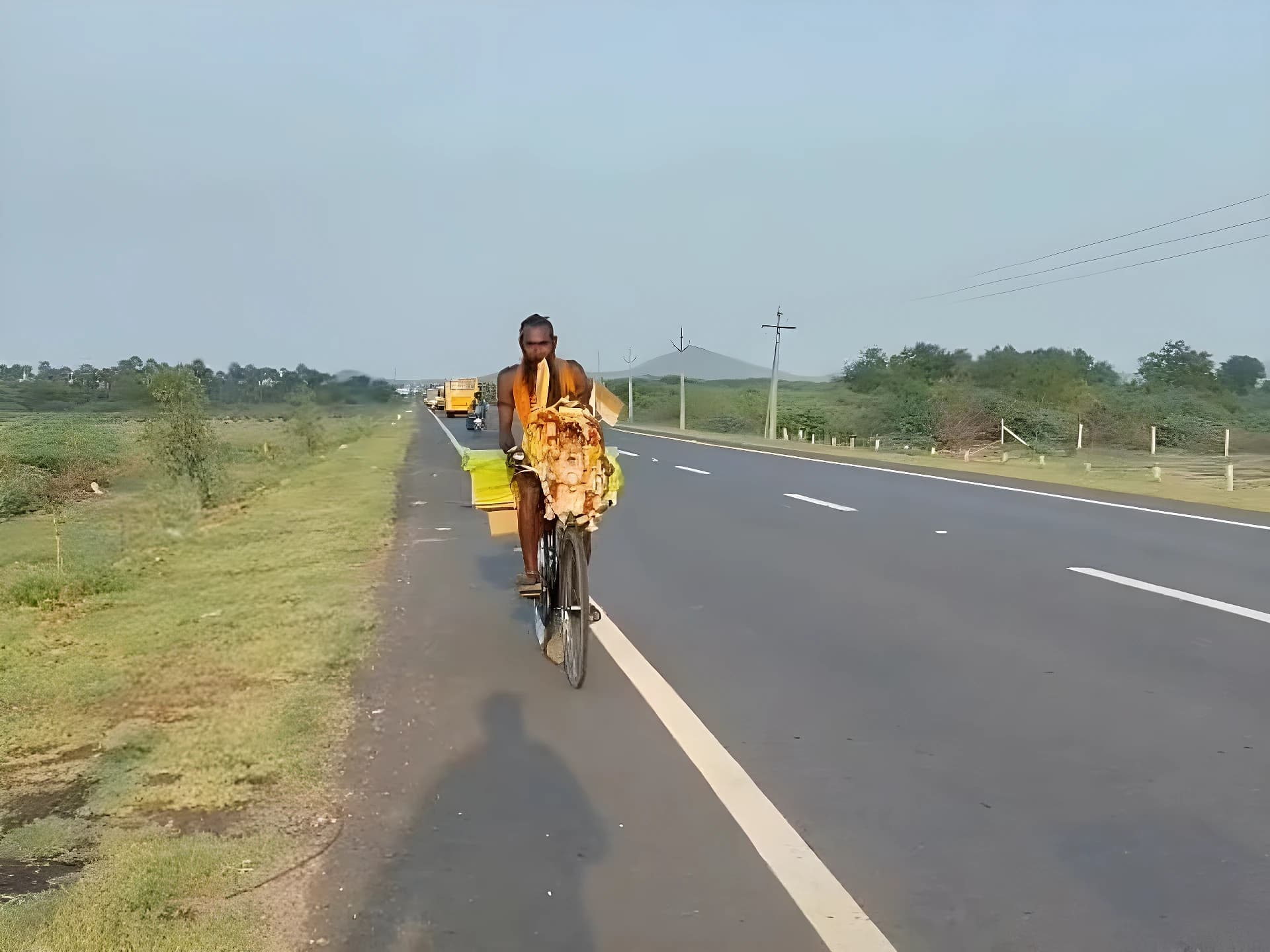 సైకిల్‌పైనే జ్యోతిర్లింగాల దర్శనం!
