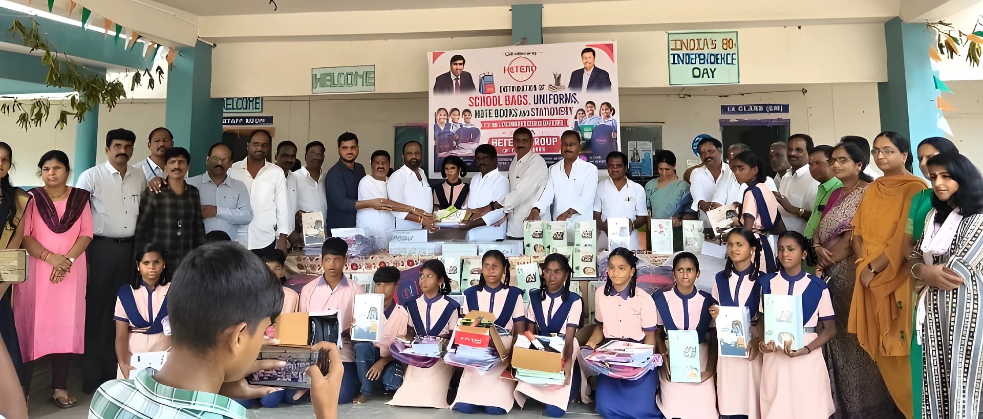 మెట్రో డ్రగ్స్ పరిశ్రమ సహకారంతో పిల్లలకు చేయూత