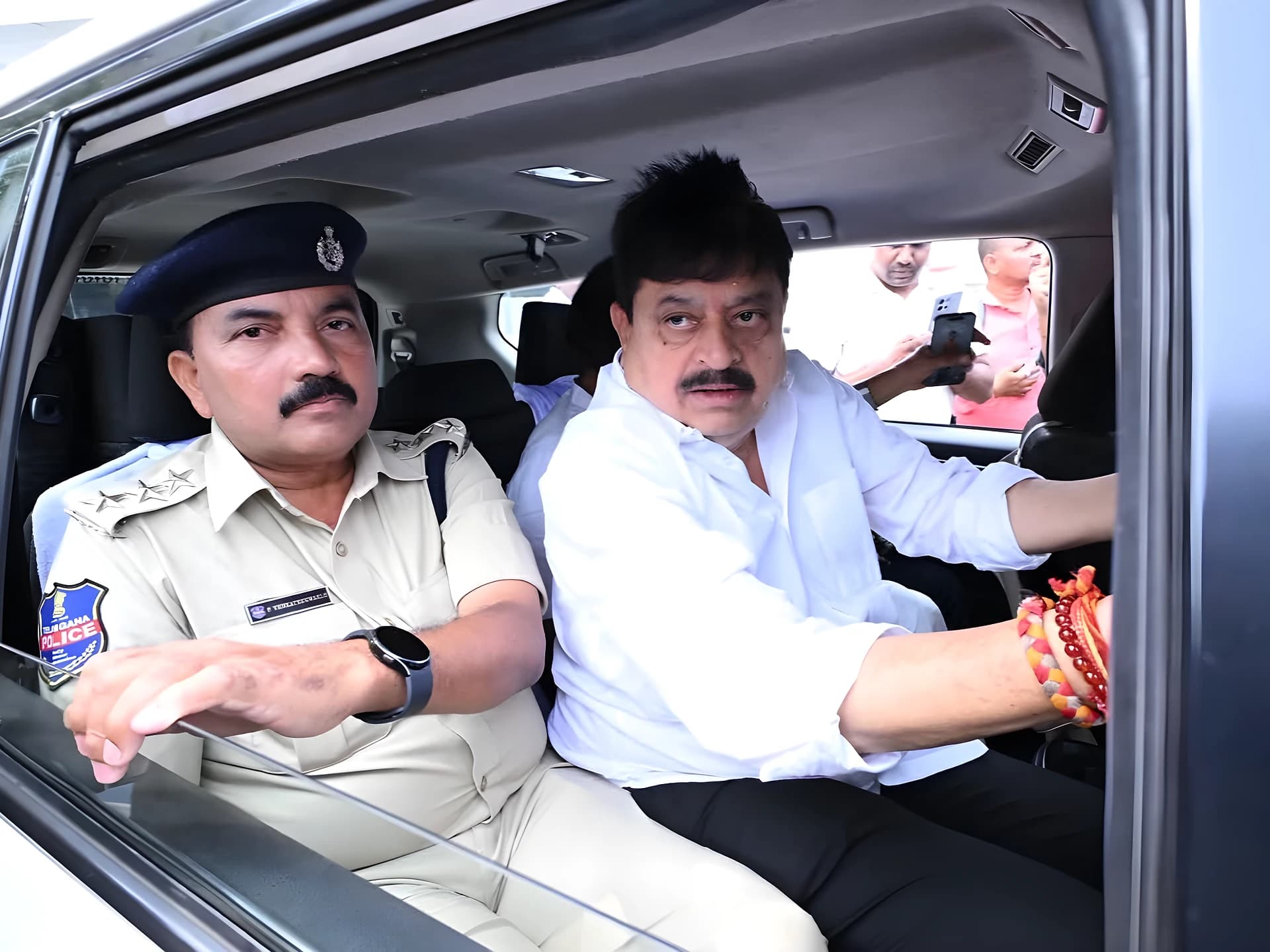 జడ్చర్ల వద్ద రామచందర్రావు అరెస్ట్