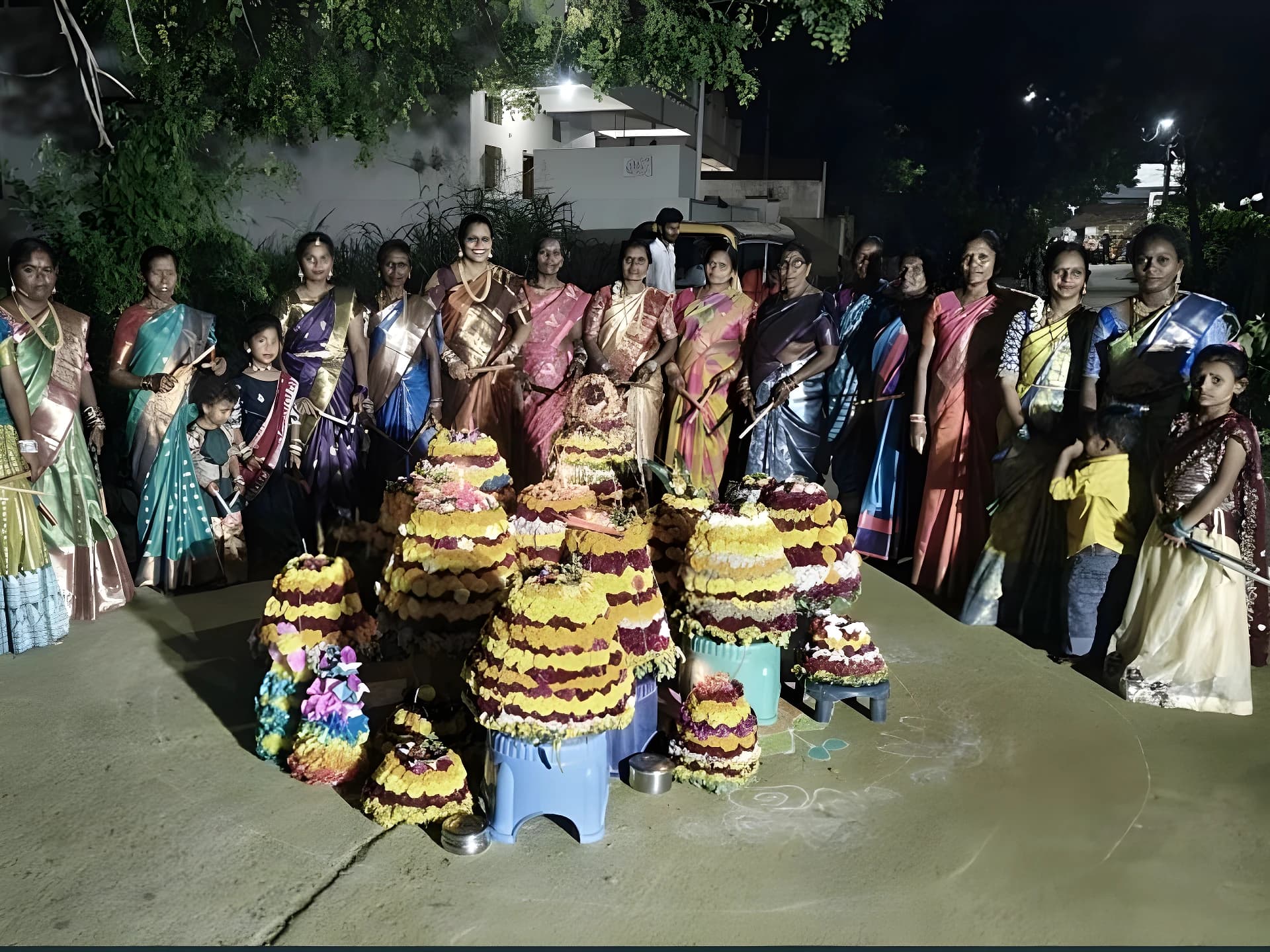 ఘనంగా ముగిసిన సద్దుల బతుకమ్మ సంబరాలు