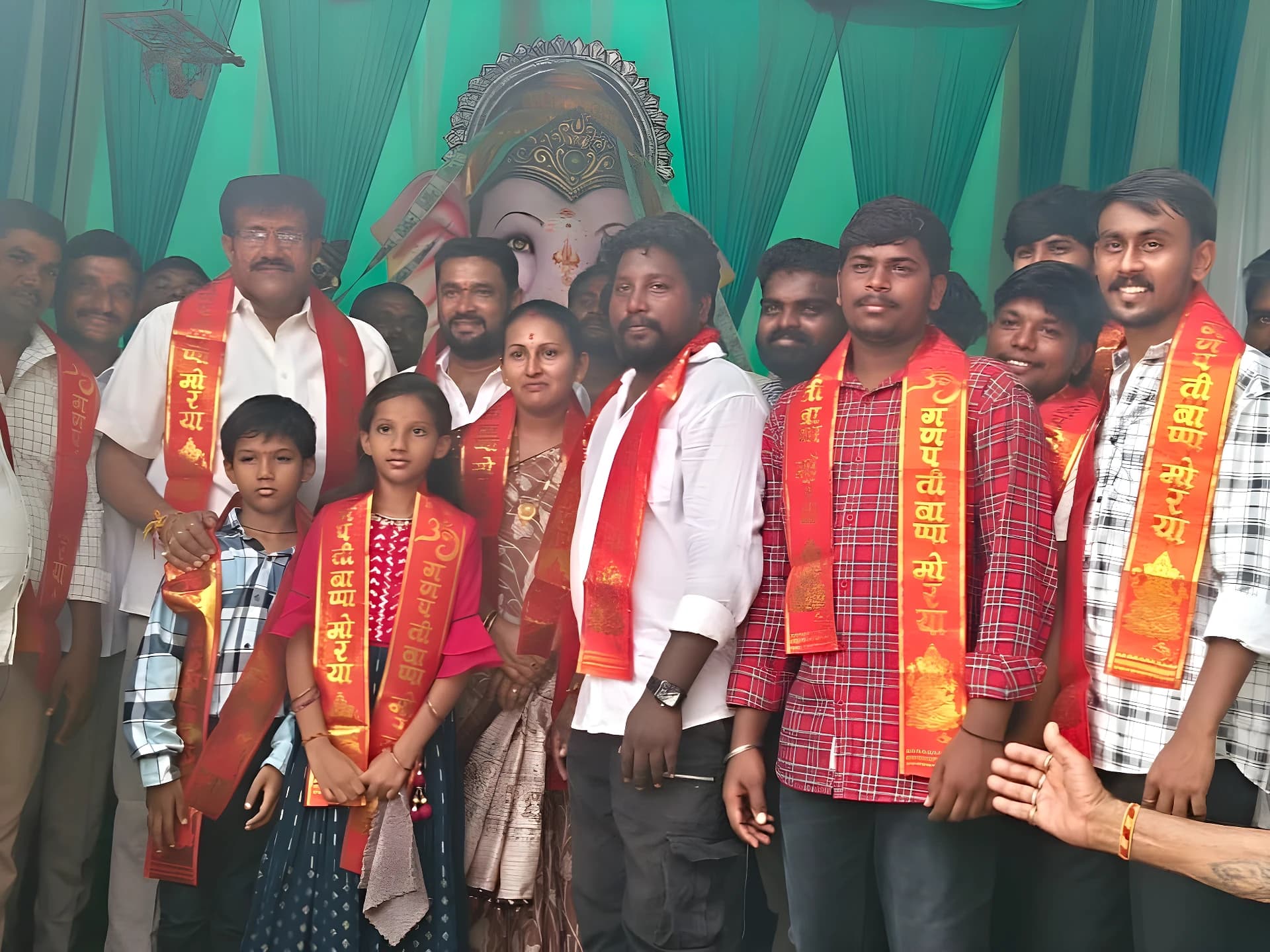 సుబ్లేడ్‌లో అన్నదానం