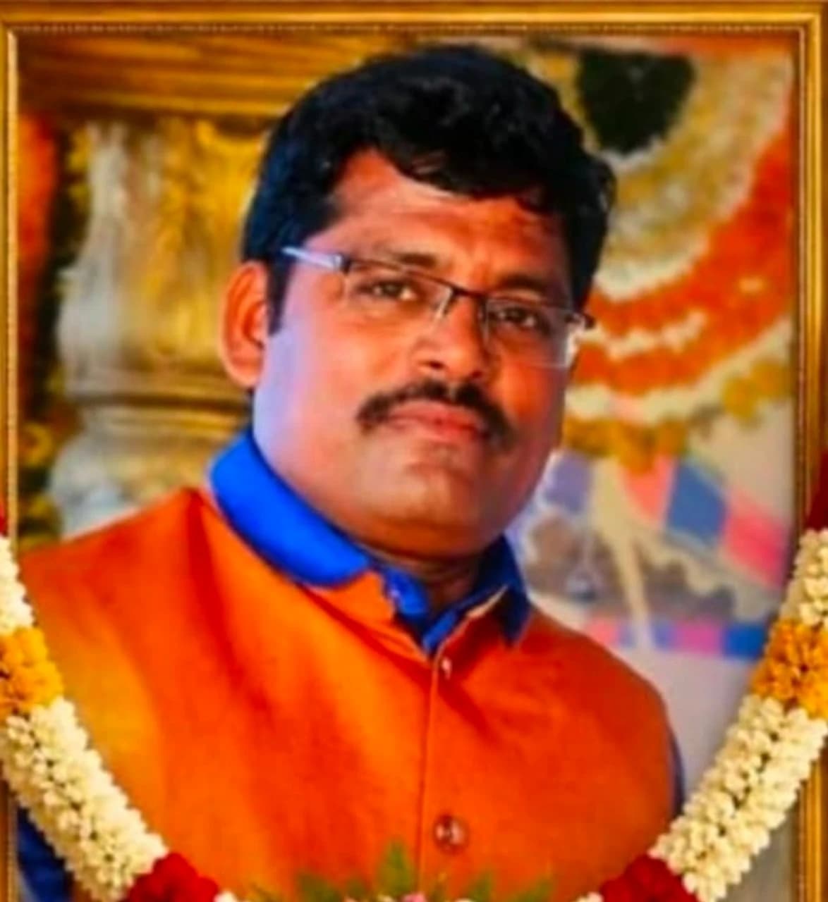 ఆగి ఉన్న లారీని ఢీకొట్టి వ్యక్తి మృతి