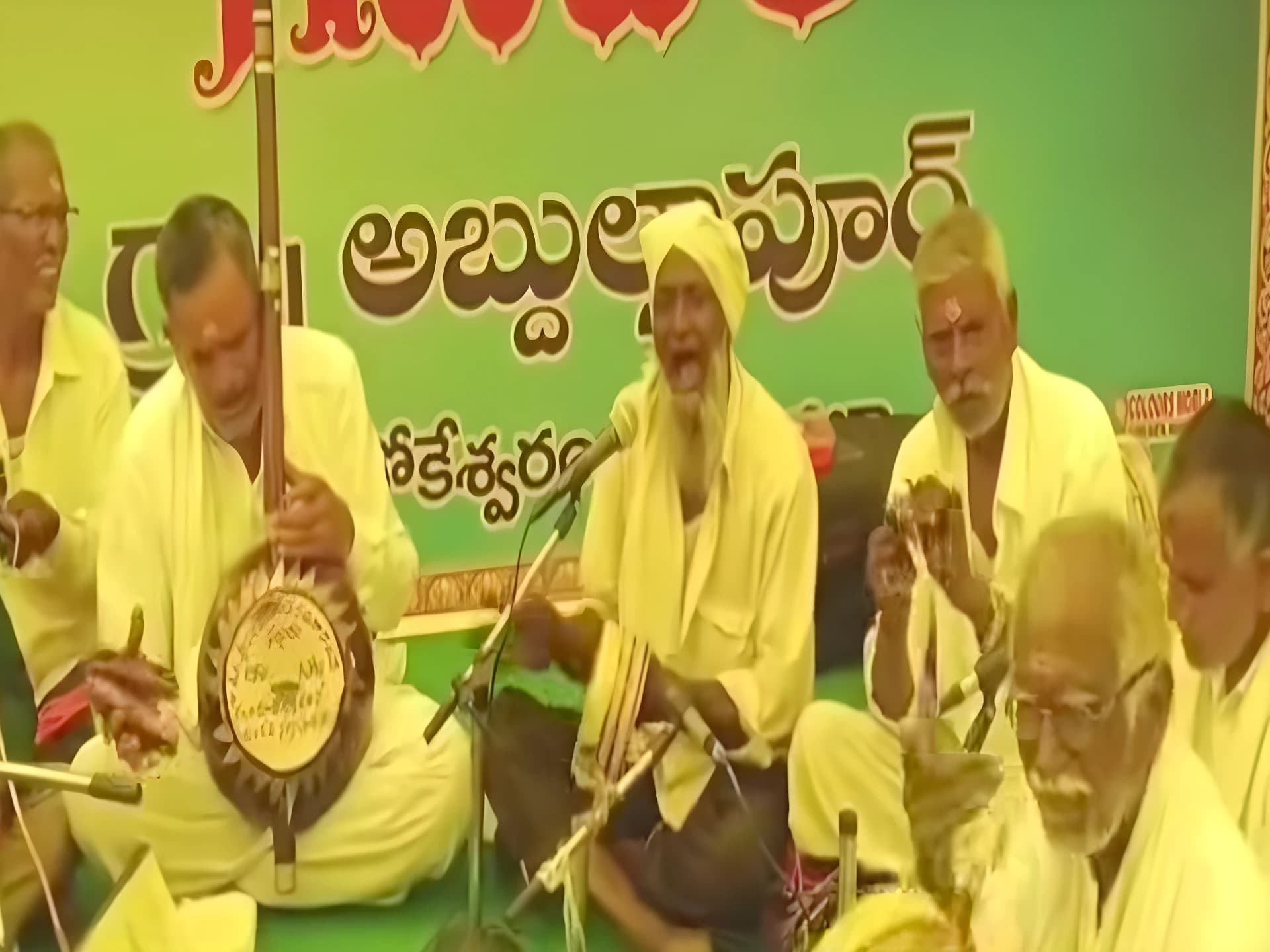 శంకర తనయుని మండపంలో షేక్ హైమద్ భజన కీర్తనలు