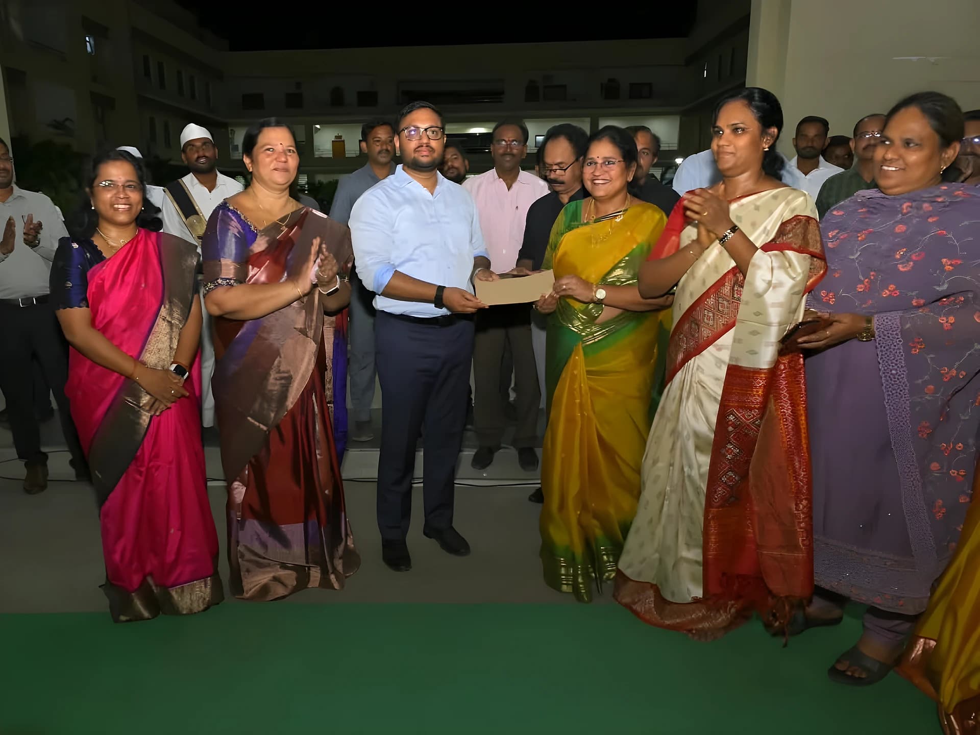 కలెక్టరేట్‌లో బతుకమ్మ వేడుకలు