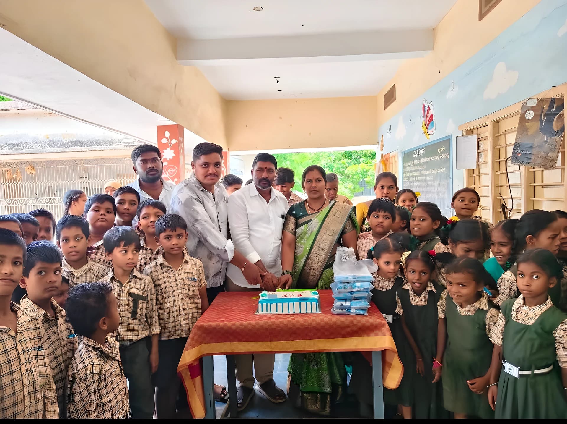 గవర్నమెంట్ స్కూల్లో రాజకీయ నాయకుల పుట్టినరోజా?