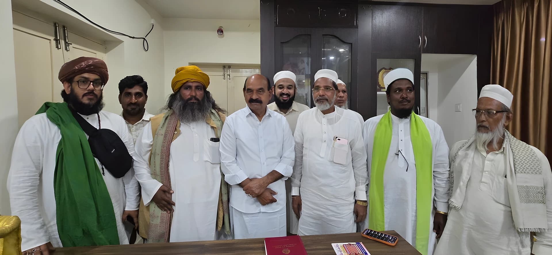 మంత్రి ఫరూక్‌కు ఉరుసు మహోత్సవ ఆహ్వానం