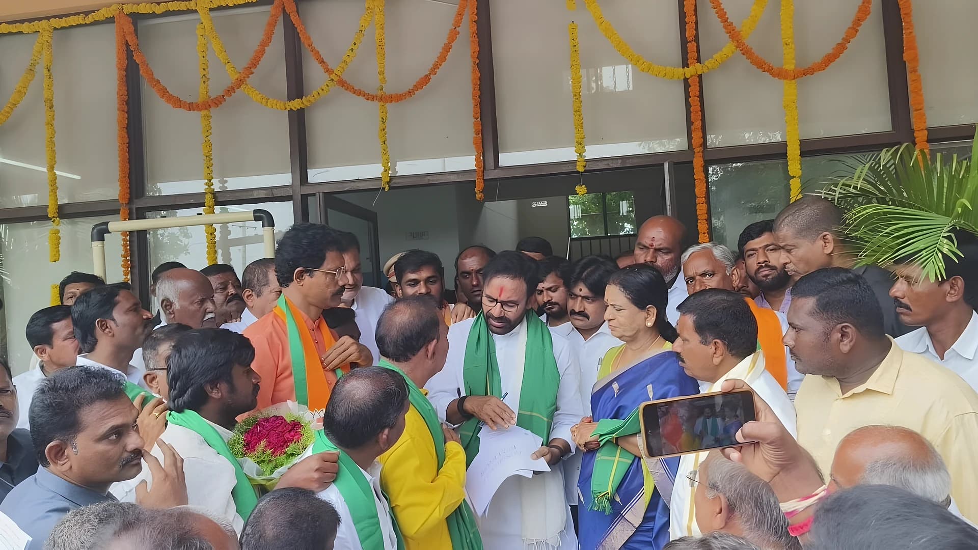 కేంద్ర మంత్రి కిషన్‌రెడ్డికి వినతులు