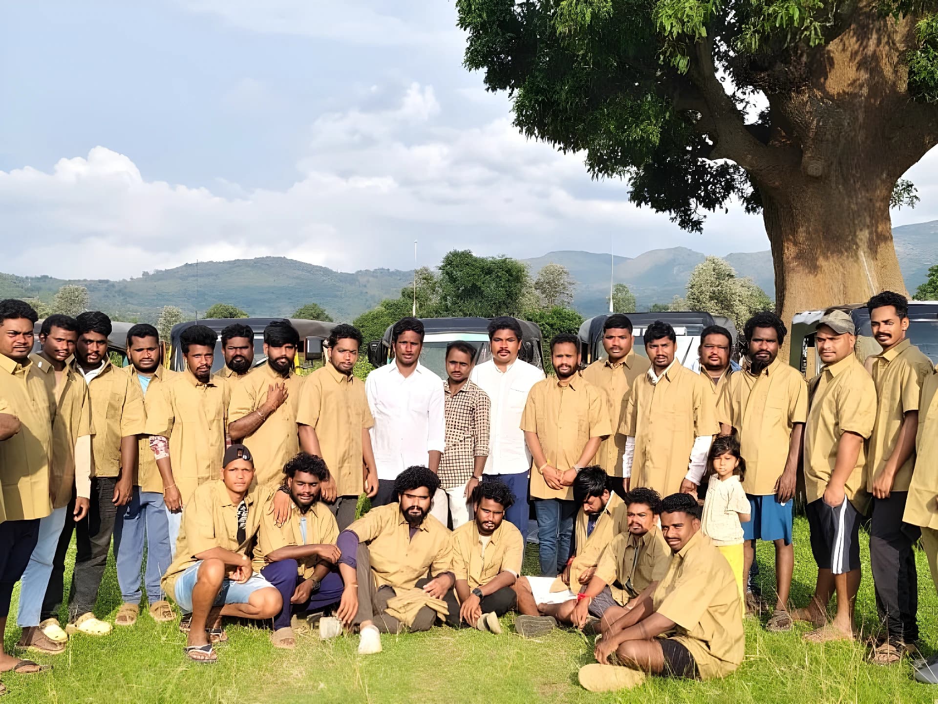 ఆటో డ్రైవర్స్‌కి యూనిఫామ్స్