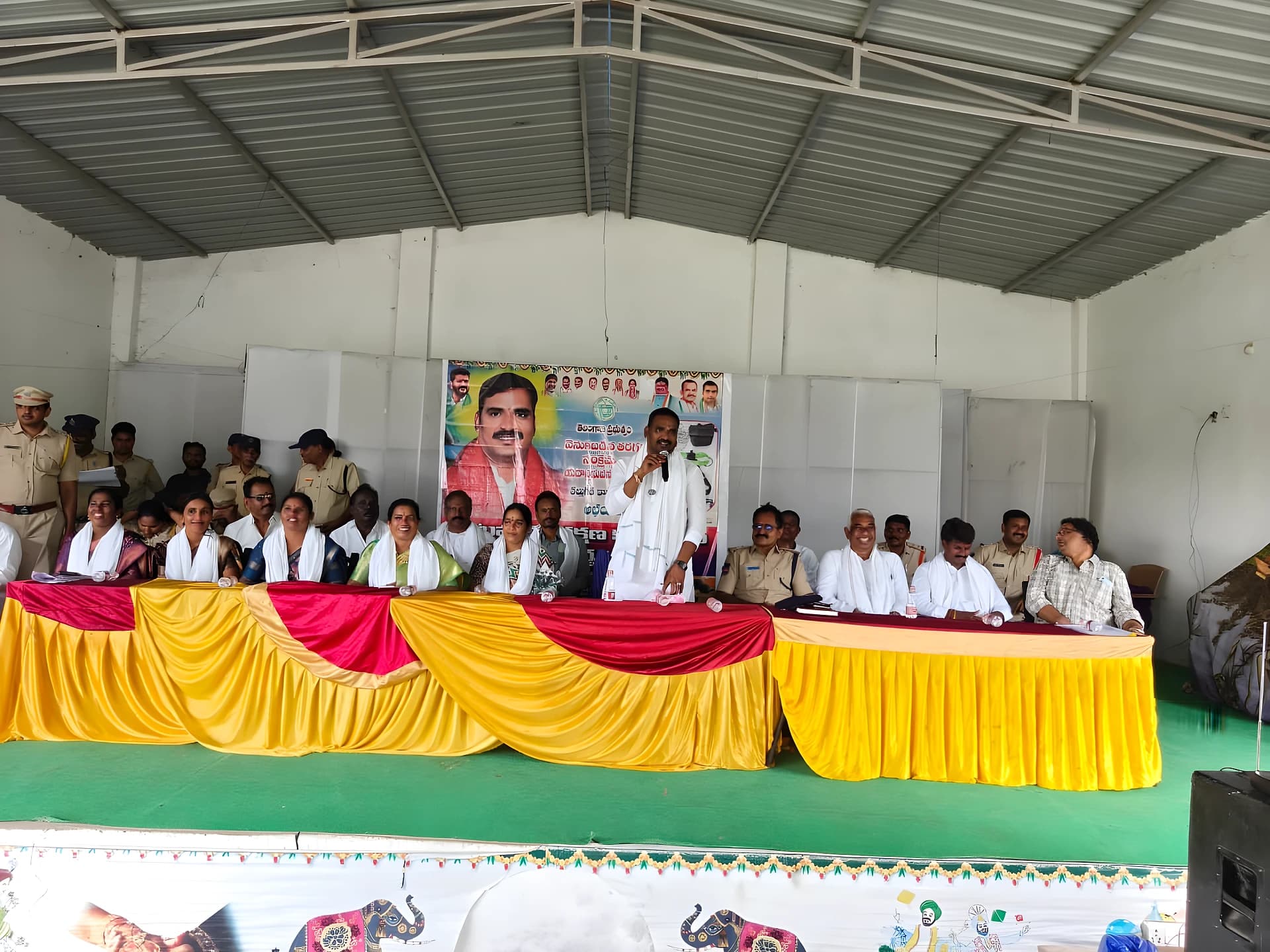 కల్లుగీత కార్మికుల సంక్షేమానికి ప్రజా ప్రభుత్వం పెద్దపీట