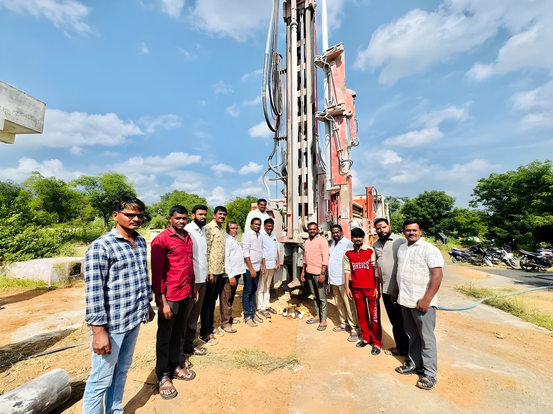 శ్మశాన వాటికలో తీరిన నీటి తిప్పలు