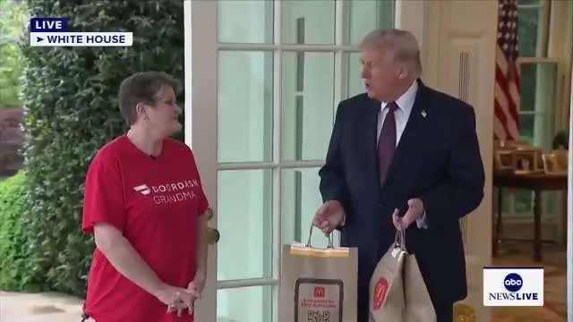 No Tax On Tips.. Trump వెరైటీ ప్రచారం 