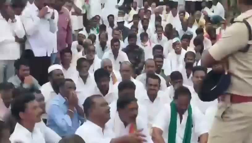 పోచారం శ్రీనివాస్ రెడ్డిని పార్టీ నుంచి సస్పెండ్ చేయాలి