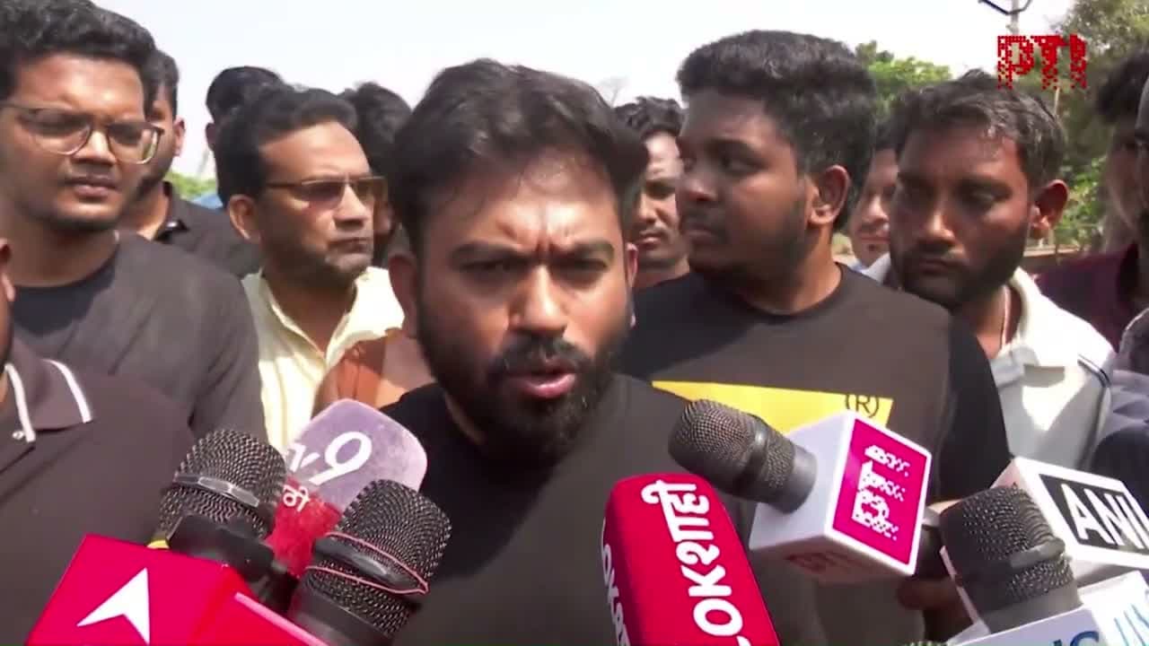 జెండా ఊపితే నేరమా: అభిజీత్ దీప్కే సూటి ప్రశ్న
