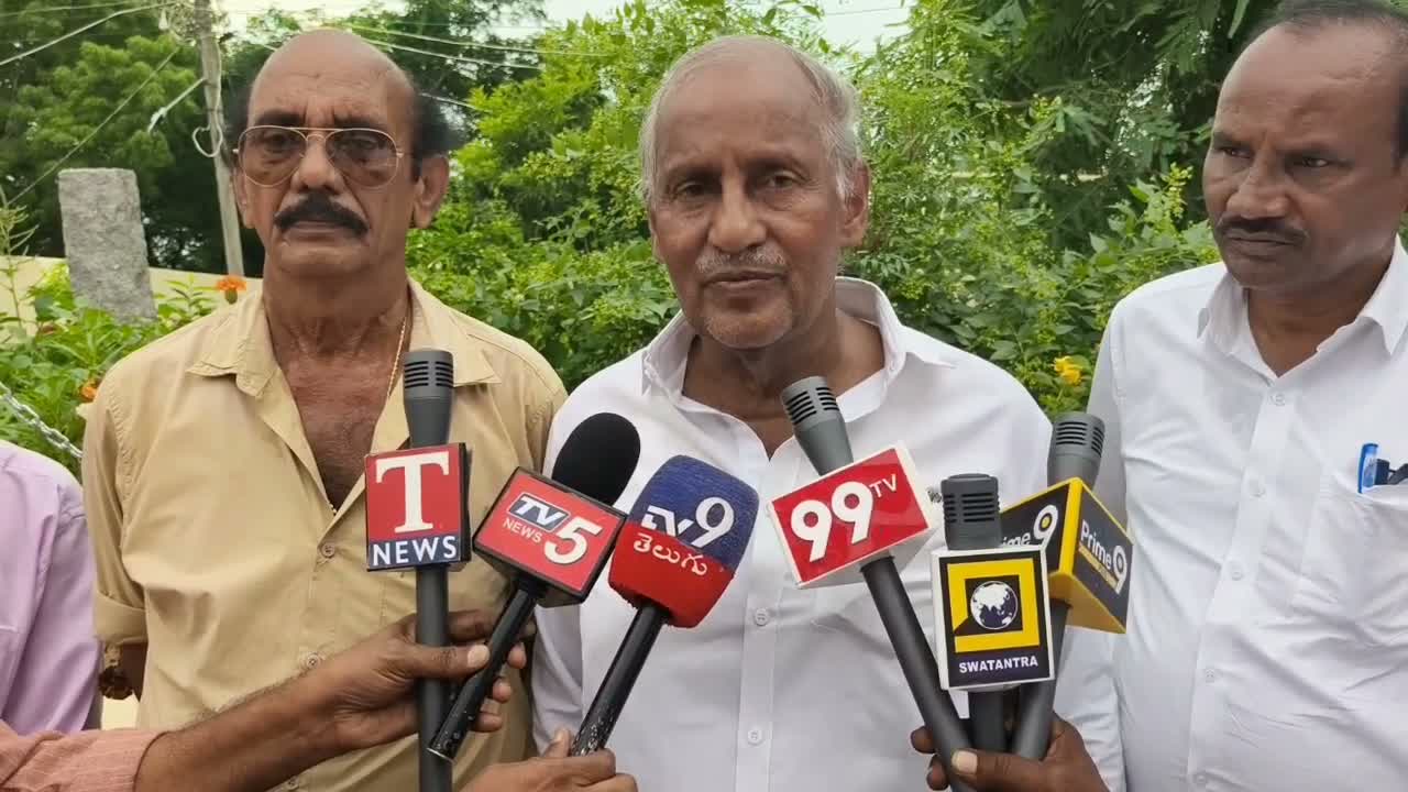ప్రశ్నించే మనిషి ఉన్నంతకాలం కమ్యూనిజం ఉంటుంది