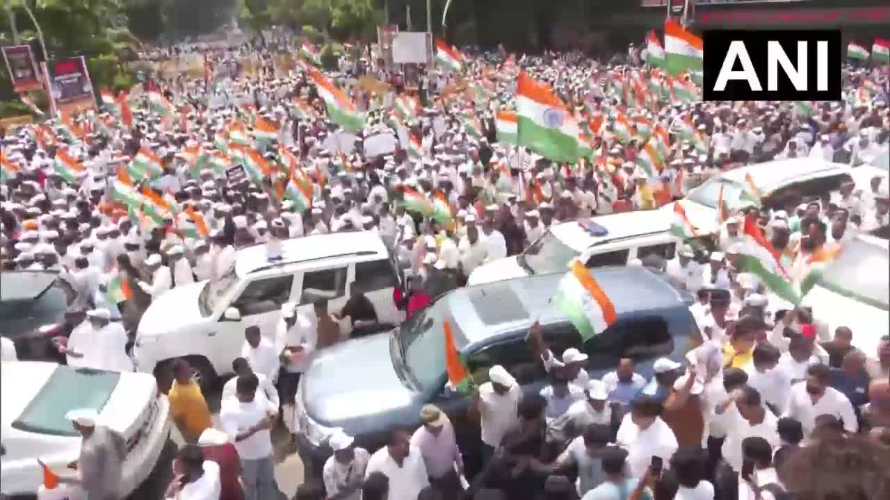 ముంబై Vs ఢిల్లీ పోలీస్- అభిజీత్ ట్వీట్