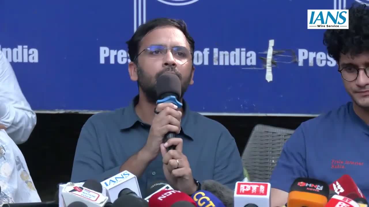 "డిటైన్ చేసి కొడుతున్నారు" అశుతోష్ రంకా