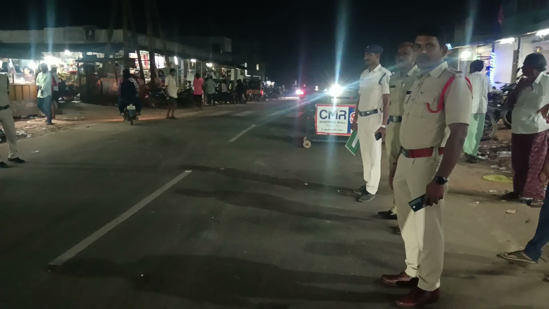 ఉంగరాడ మెట్ట వద్ద స్పీడ్ బ్రేకర్లు