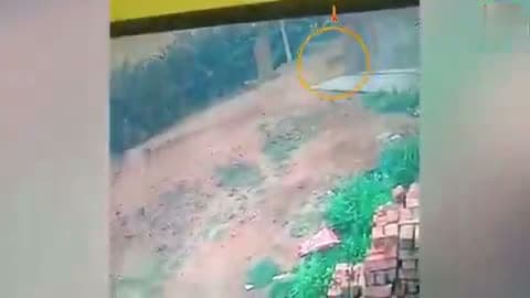 చిరుతపులి వీడియో వైరల్.. గ్రామస్తుల్లో టెన్షన్
