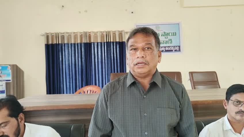 ప్రజావాణిలో వినతుల వెల్లువ.. సమస్యలను పరిష్కరించాలి