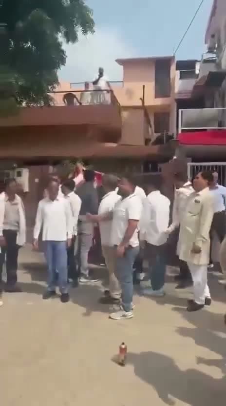 ‘గద్దార్ జ్ఞానేష్’.. కాంగ్రెస్ కార్యకర్తల నిరసన