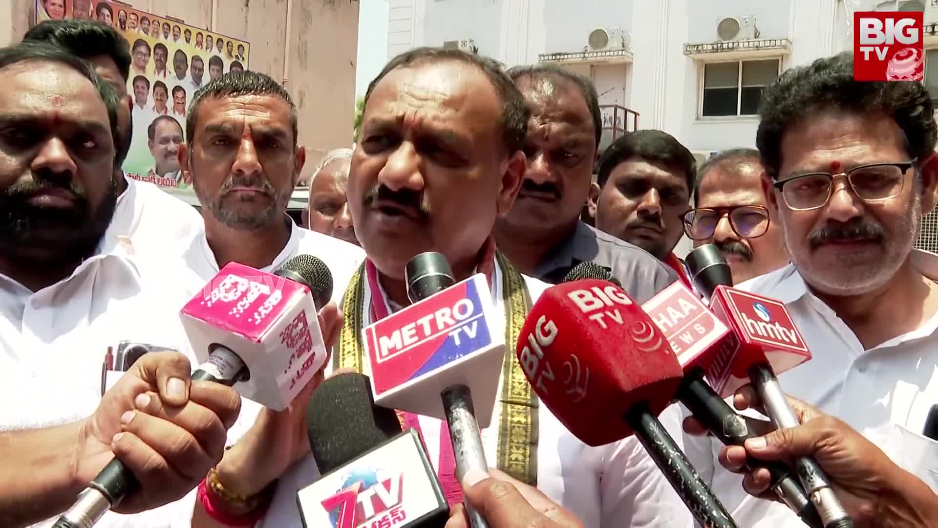 పవన్ కళ్యాణ్‌ను యాక్టర్‌లాగే చూస్తాం!