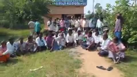కరెంట్‌ సమస్యపై రైతుల ఆగ్రహం.. సబ్‌స్టేషన్‌ ముట్టడి