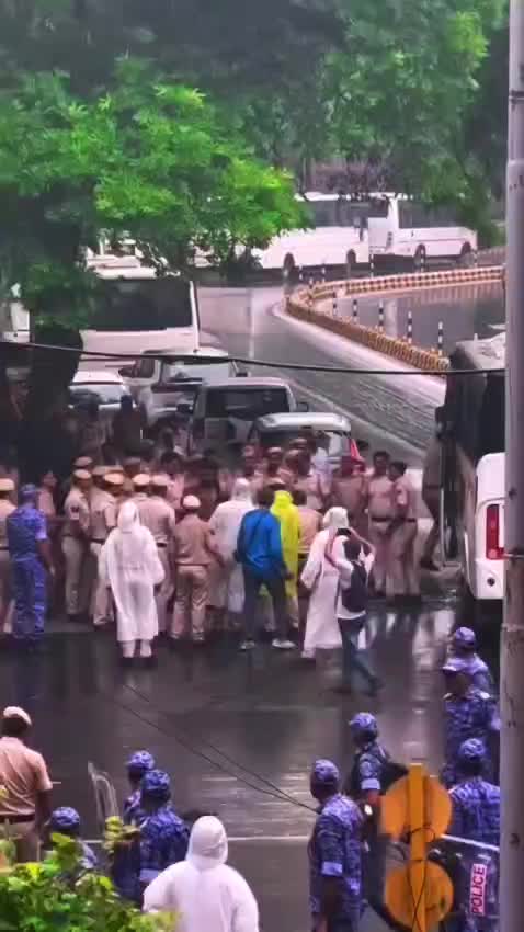 జంతర్ మంతర్ దగ్గర స్టూడెంట్స్ ధర్నా  యువతలో ఒక జాతీయ భావనను కలిగించింది.సోషల్ మీడియాలో ఎక్కడ చూసినా వారి భావోద్వేగ దృశ్యాలే !