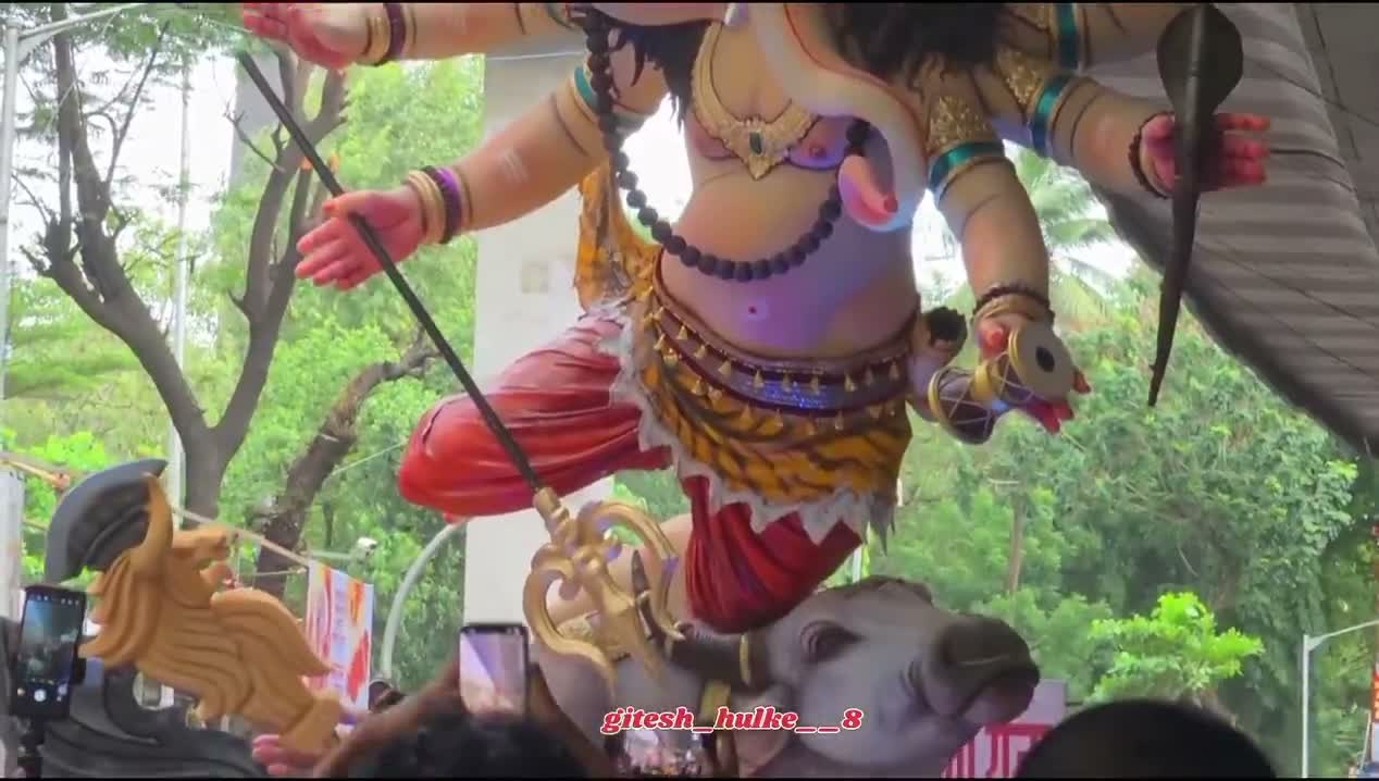 ఫెస్టివల్ వైబ్స్.. తరలివస్తున్న గణనాథులు!