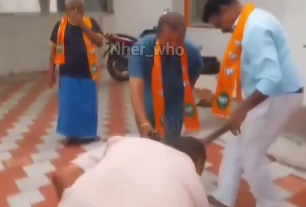 బొద్దింకలను చంపుతూ BJP హల్చల్!