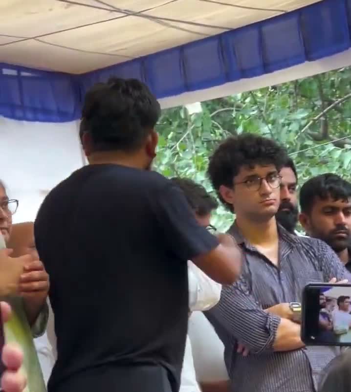 జంతర్ మంతర్ వద్ద గర్జించిన అభిజీత్ దీప్కే!