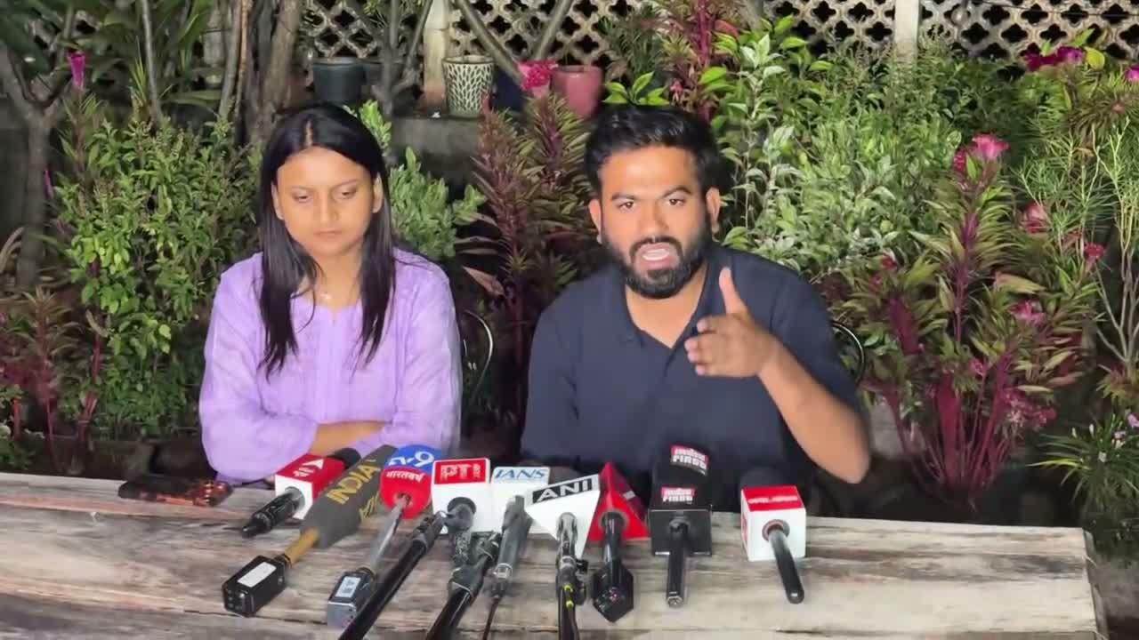 "మోదీకి దమ్ముందా": అభిజీత్ దీప్కే