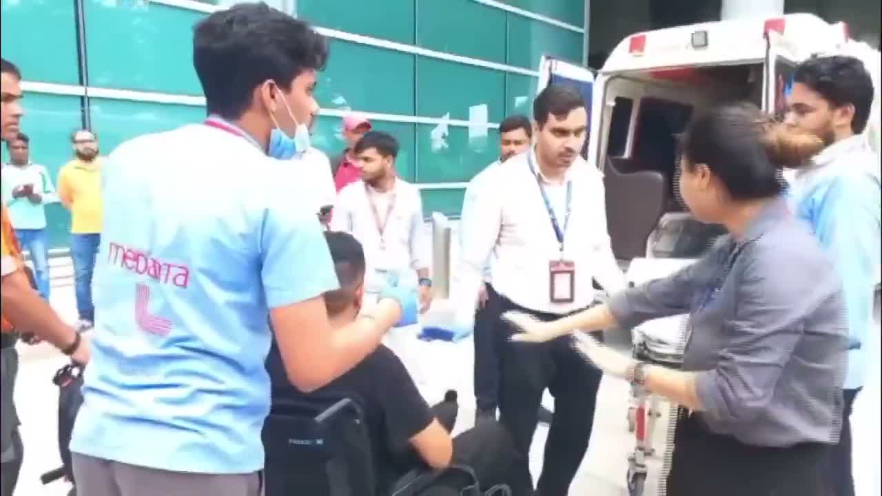 ఎయిర్ ఇండియా ఫ్లైట్‌లో కుదుపులు.. 12 మంది!