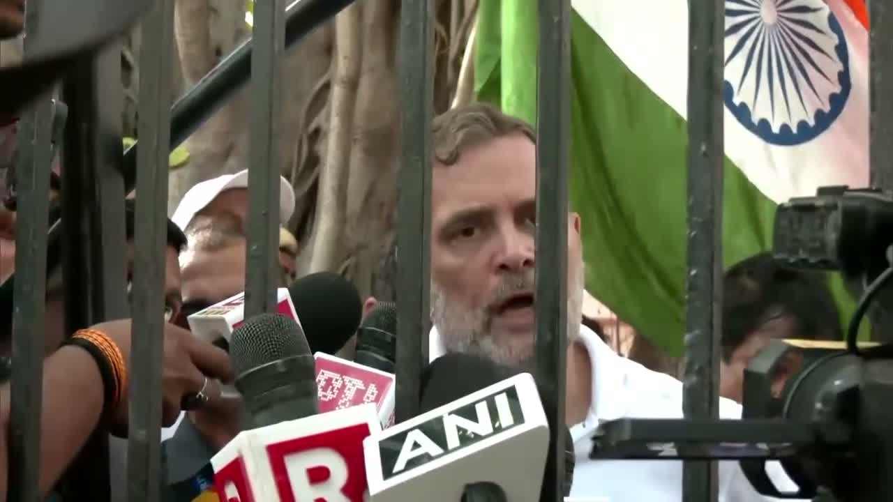 ECని కలవనివ్వరు.. ఇదేం ప్రజాస్వామ్యం?