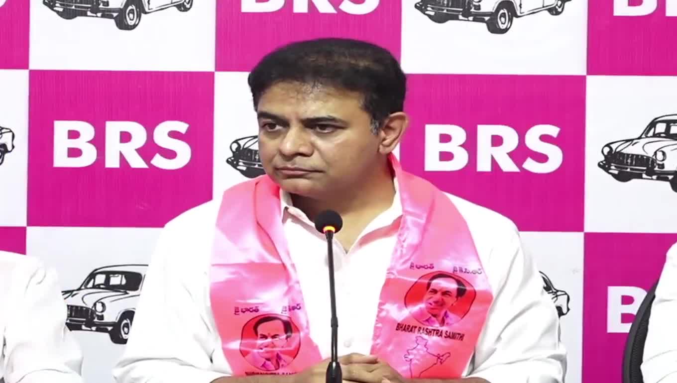 CM relatives దగ్గర బండి భగీరథ్ ను దాచారు?