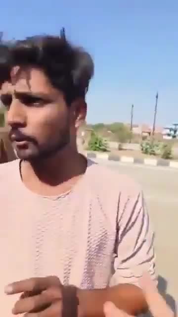 అంబులెన్స్‌ని OYO రూమ్‌లా వాడుతున్న యువత!