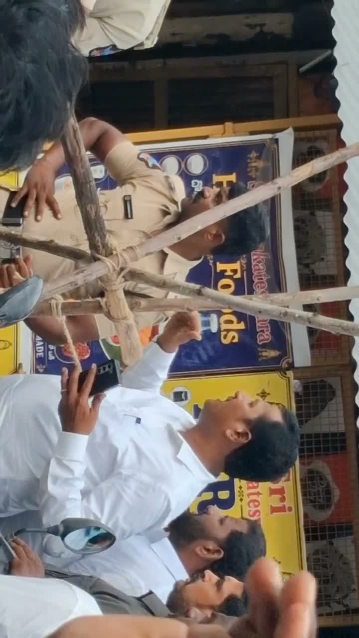 కనిగిరిలో నామినేషన్లపై దౌర్జన్యం!