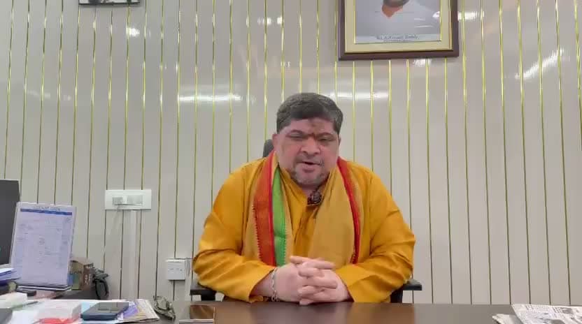 పెట్రోల్‌, డీజిల్‌ ఆటోల స్థానంలో ఈవీలు