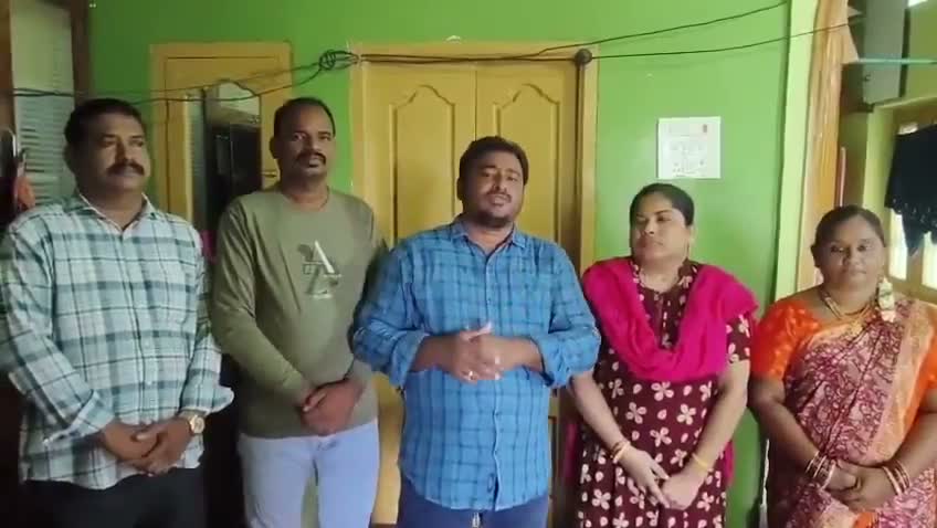 మతాలకు అతీతంగా.... లడ్డూ వేలం