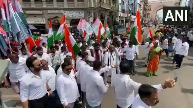 CECపై కాంగ్రెస్ పోరు.. చార్మినార్ వరకు మార్చ్