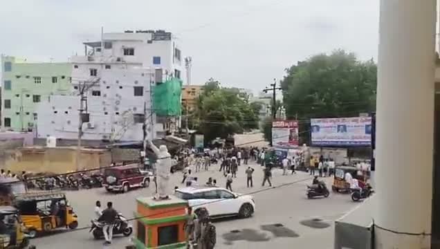 కడపలో రాజకీయ రగడ.. YCP అభ్యర్థిపై దాడి!