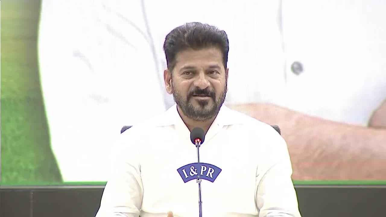 బండి భగీరథ్ సరెండర్ అవ్వలేదు!